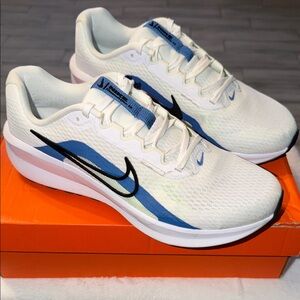 NIKE DOWNSHIFTER 13 - EUC Men’s Sz 10